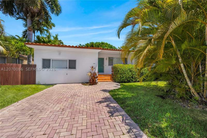4 bedroom SingleFamilyResidence at 1085 NE 84th St, Shore Acres Amd Pl, Miami — photo 3