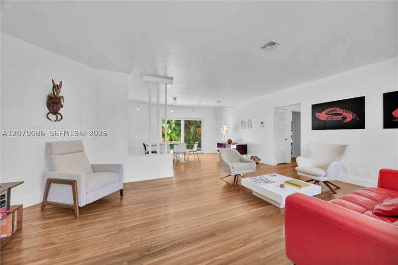 4 bedroom SingleFamilyResidence at 1085 NE 84th St, Shore Acres Amd Pl, Miami — photo 4
