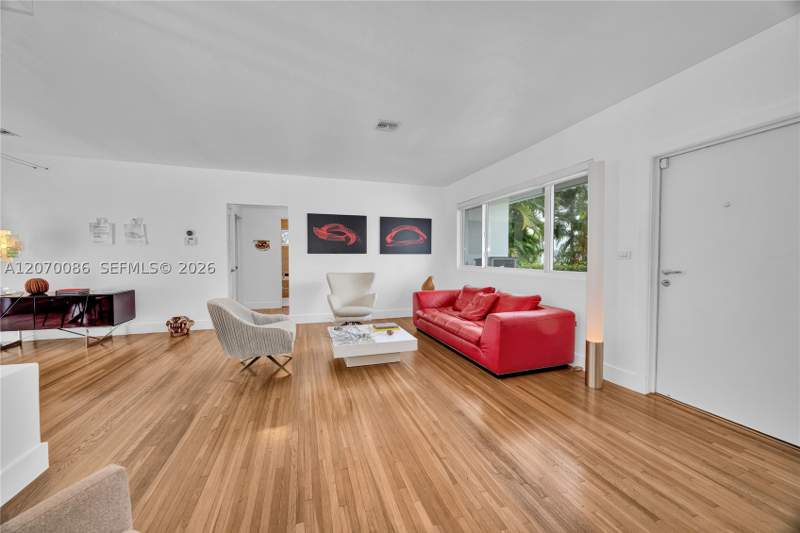 4 bedroom SingleFamilyResidence at 1085 NE 84th St, Shore Acres Amd Pl, Miami — photo 5