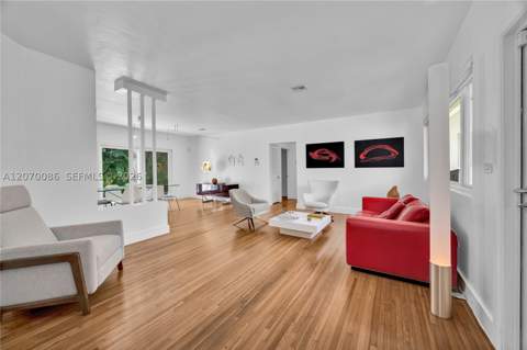 1085 NE 84th St, Miami FL - photo 6 of 48