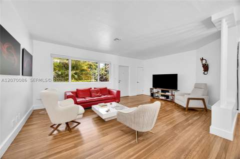 1085 NE 84th St, Miami FL - photo 8 of 48