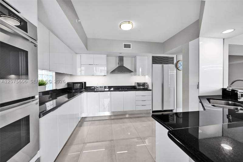 4 bedroom Condominium at 3301 NE 183rd St 509, The Peninsula II Condo, Aventura — photo 3