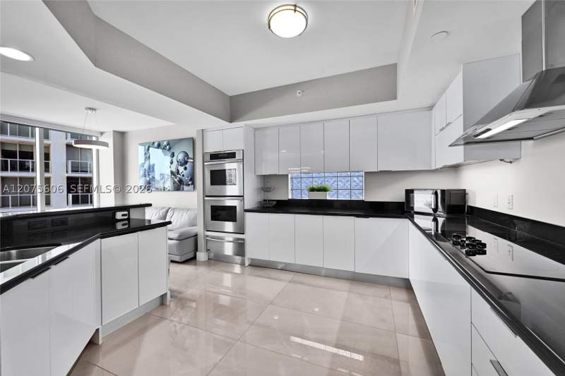 4 bedroom Condominium at 3301 NE 183rd St 509, The Peninsula II Condo, Aventura — photo 4