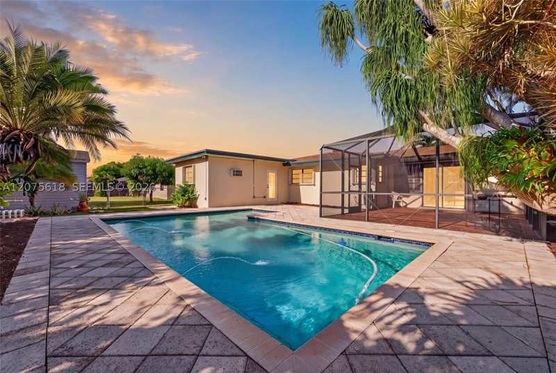 4 bedroom SingleFamilyResidence at 16111 SW 103rd Ct, Fairway Park Sec 5, Miami — photo 1