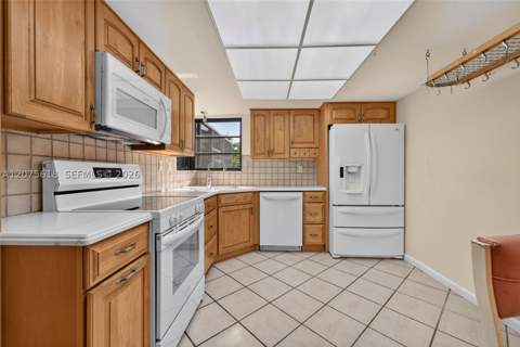 16111 SW 103rd Ct, Miami FL - photo 14 of 47