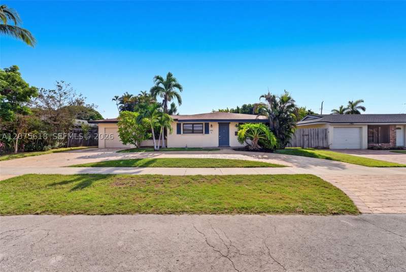 4 bedroom SingleFamilyResidence at 16111 SW 103rd Ct, Fairway Park Sec 5, Miami — photo 2