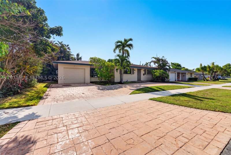 4 bedroom SingleFamilyResidence at 16111 SW 103rd Ct, Fairway Park Sec 5, Miami — photo 4