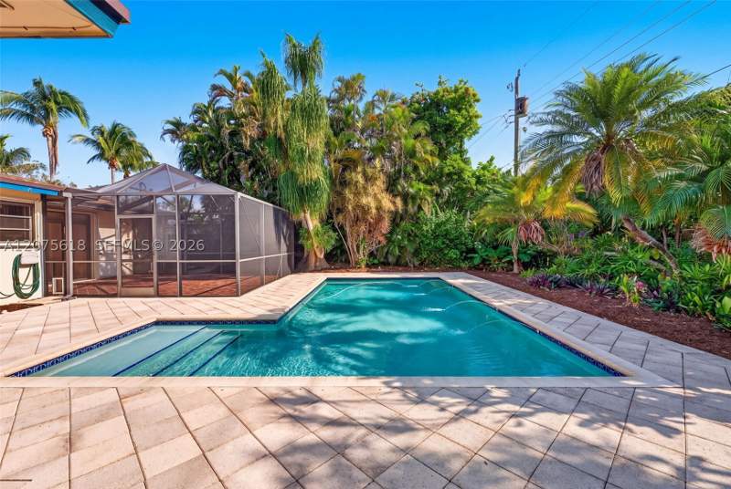 4 bedroom SingleFamilyResidence at 16111 SW 103rd Ct, Fairway Park Sec 5, Miami — photo 5
