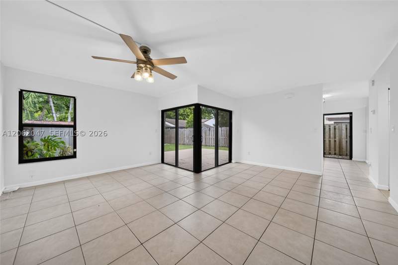 3 bedroom Townhouse at 6834 SW 127th Pl, Woodgate, Miami — photo 3