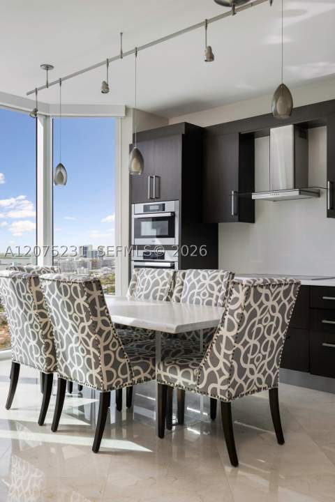 300 Pointe Dr 2806, Miami Beach FL - photo 17 of 53