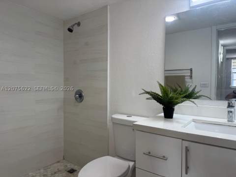 4550 NW 9th St 709E, Miami FL - photo 10 of 28