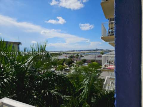 4550 NW 9th St 709E, Miami FL - photo 14 of 28