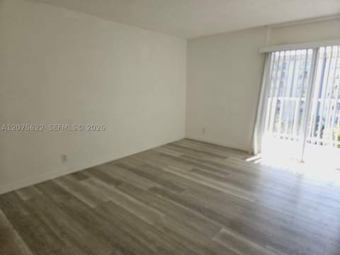 4550 NW 9th St 709E, Miami FL - photo 6 of 28