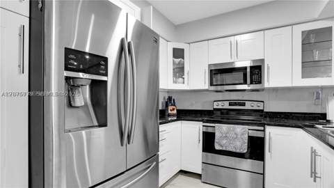 7025 W 3rd Ct, Hialeah FL - photo 6 of 16