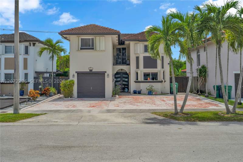 4 bedroom SingleFamilyResidence at 16711 SW 140th Ave, Laguna Ponds Sec 2, Miami — photo 2