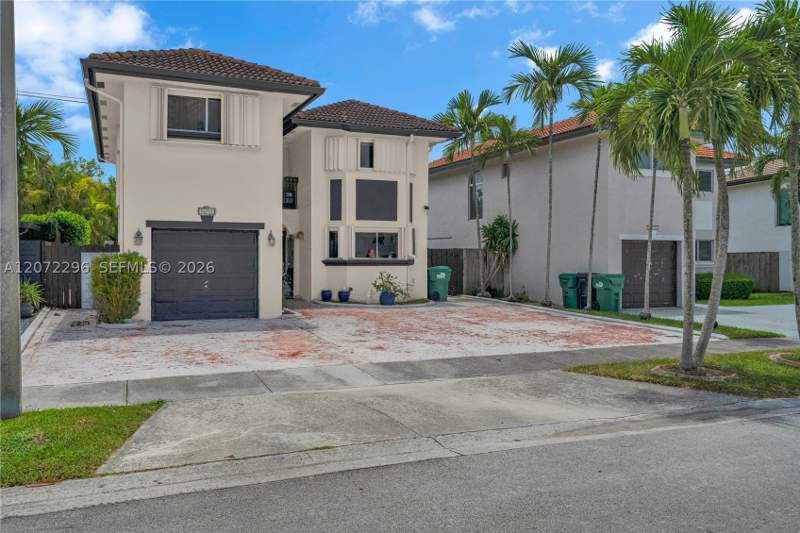4 bedroom SingleFamilyResidence at 16711 SW 140th Ave, Laguna Ponds Sec 2, Miami — photo 4