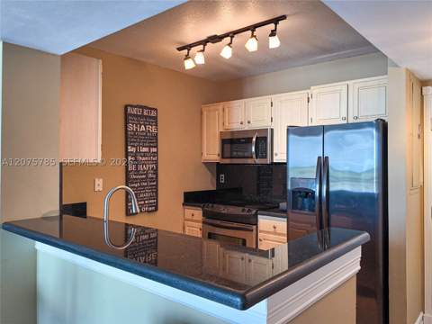 2665 SW 37th Ave 1112, Miami FL - photo 10 of 40