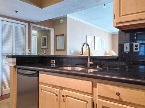 2665 SW 37th Ave 1112, Miami FL - photo 13 of 40