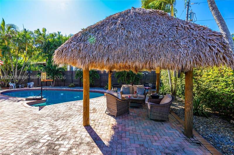 5 bedroom SingleFamilyResidence at 12071 SW 1st St, Camesta Sub, Miami — photo 3
