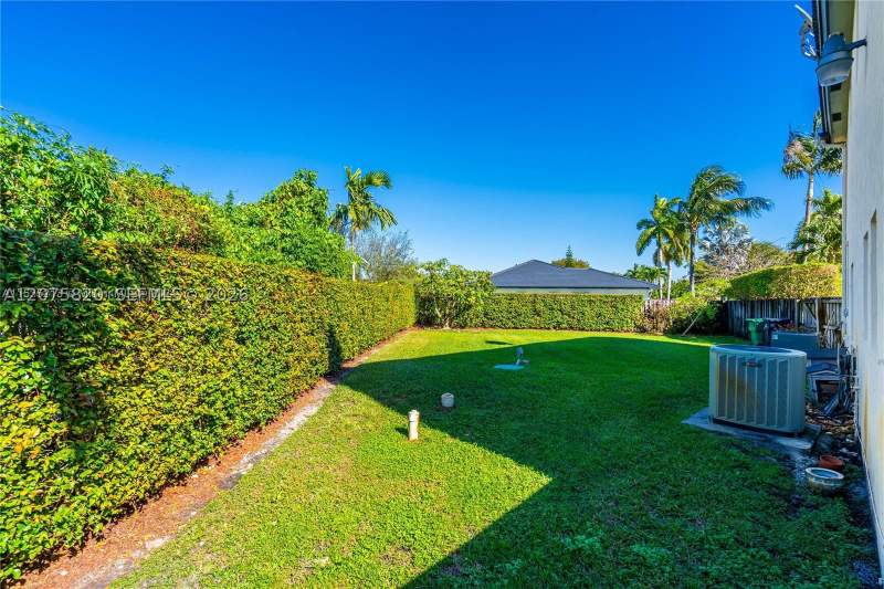5 bedroom SingleFamilyResidence at 12071 SW 1st St, Camesta Sub, Miami — photo 4