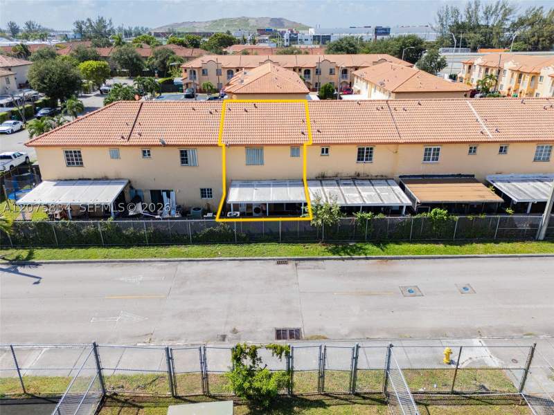 2 bedroom Townhouse at 9425 NW 114th Ln 3, Ethereal Gardens II Condo, Hialeah Gardens — photo 3