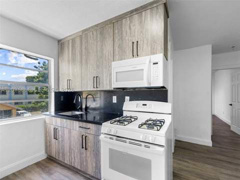500 SW 8th Ave, Miami FL - photo 19 of 27