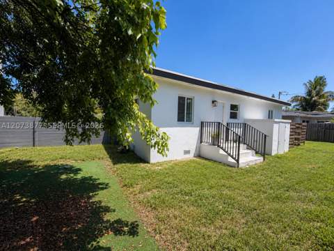 1800 NE 154th St, North Miami Beach FL - photo 21 of 28
