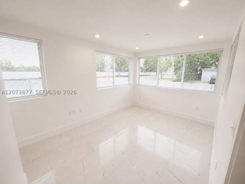 1800 NE 154th St, North Miami Beach FL - photo 6 of 28
