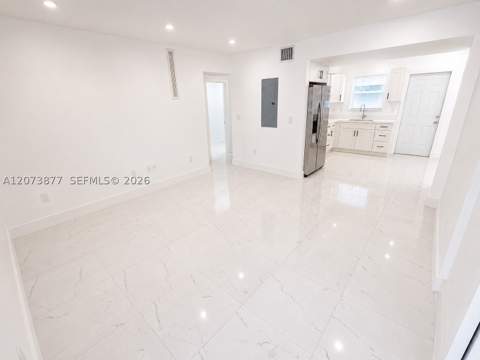 1800 NE 154th St, North Miami Beach FL - photo 7 of 28