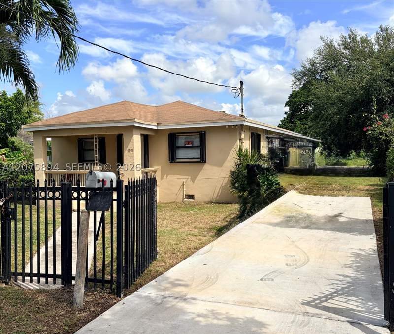 2 bedroom SingleFamilyResidence at 1927 NW 64th St, Orange Ridge, Miami — photo 2