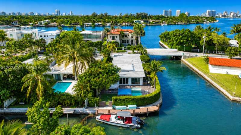 3 bedroom SingleFamilyResidence at 1885 Daytonia Rd, Biscayne Point, Miami Beach — photo 1