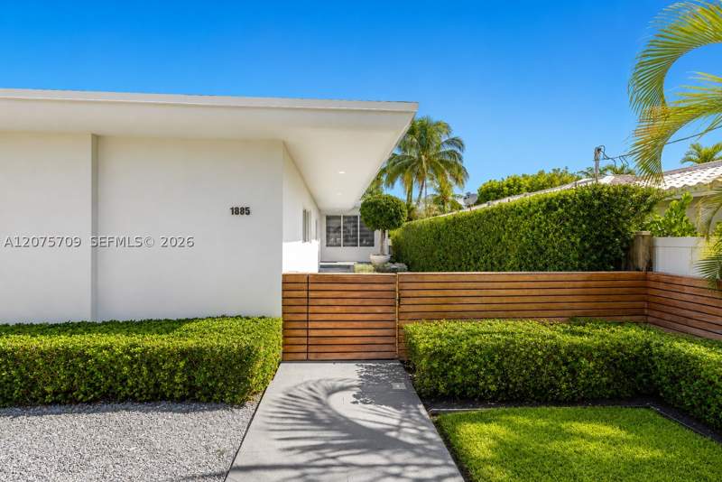 3 bedroom SingleFamilyResidence at 1885 Daytonia Rd, Biscayne Point, Miami Beach — photo 2
