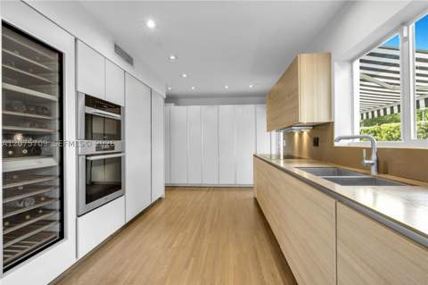 1885 Daytonia Rd, Miami Beach FL - photo 6 of 40