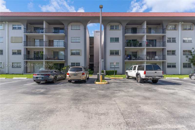 2 bedroom Condominium at 8101 SW 72nd Ave 123W, Granda Dadeland Condo, Miami — photo 1