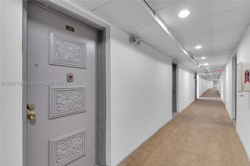 2 bedroom Condominium at 8101 SW 72nd Ave 123W, Granda Dadeland Condo, Miami — photo 2