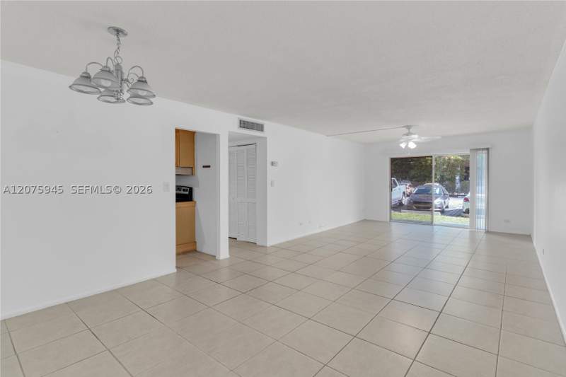 2 bedroom Condominium at 8101 SW 72nd Ave 123W, Granda Dadeland Condo, Miami — photo 3