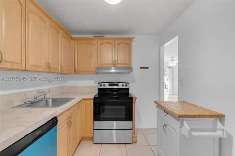 8101 SW 72nd Ave 123W, Miami FL - photo 7 of 34