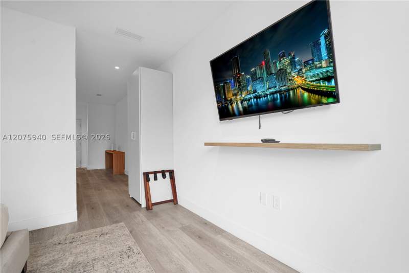 0 bedroom Condominium at 229 SW 9th St 404, Smart Brickell, Miami — photo 4