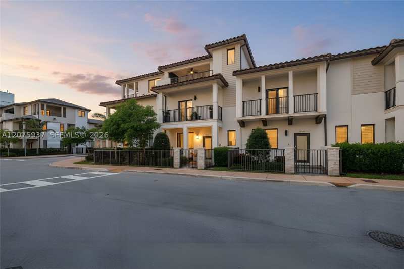 3 bedroom Townhouse at 4256 NW 83rd Ave, Downtown Doral South Phas, Doral — photo 1