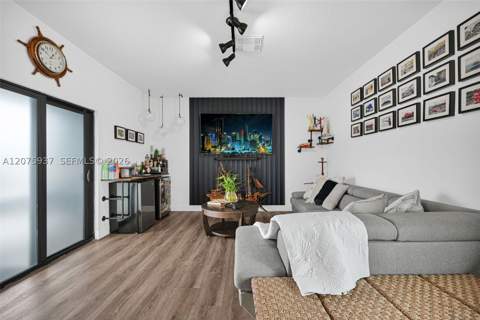4256 NW 83rd Ave, Doral FL - photo 14 of 75