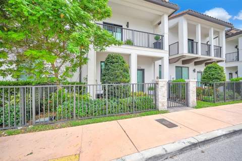 4256 NW 83rd Ave, Doral FL - photo 6 of 75