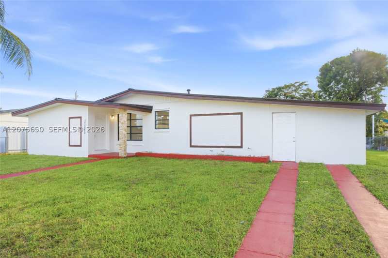 3 bedroom SingleFamilyResidence at 17360 SW 121st Ave, So Miami Heights Manor, Miami — photo 1