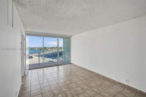 7601 E Treasure Dr 717, North Bay Village FL - photo 18 of 49