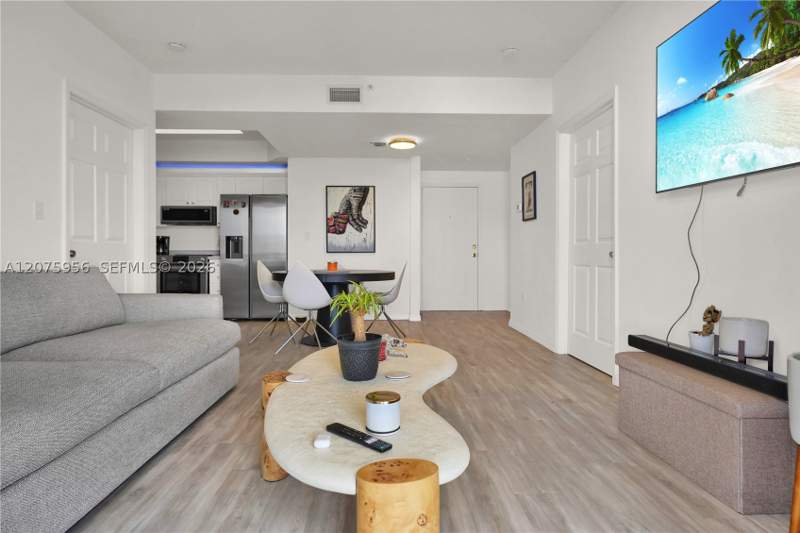 2 bedroom Condominium at 3500 Coral Way 1010, Coral Plaza Of Miami Cond, Miami — photo 2