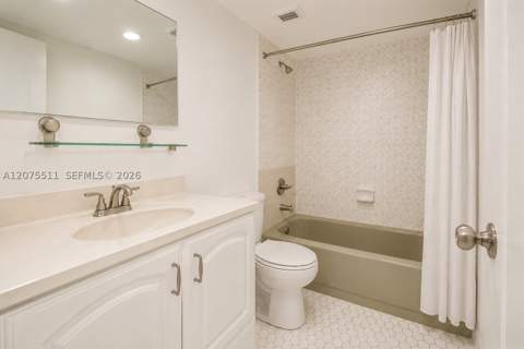 1470 NE 125th Ter 202, North Miami FL - photo 13 of 16
