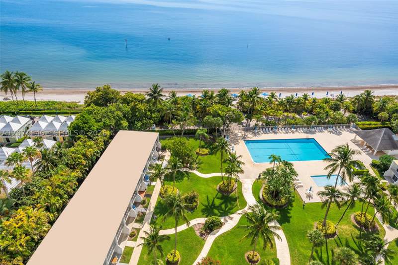 2 bedroom Condominium at 881 Ocean Dr 16F, Casa Del Mar Condo, Key Biscayne — photo 2