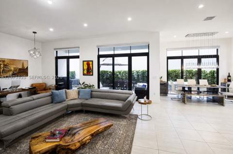 4318 NW 81st Ave, Doral FL - photo 18 of 51