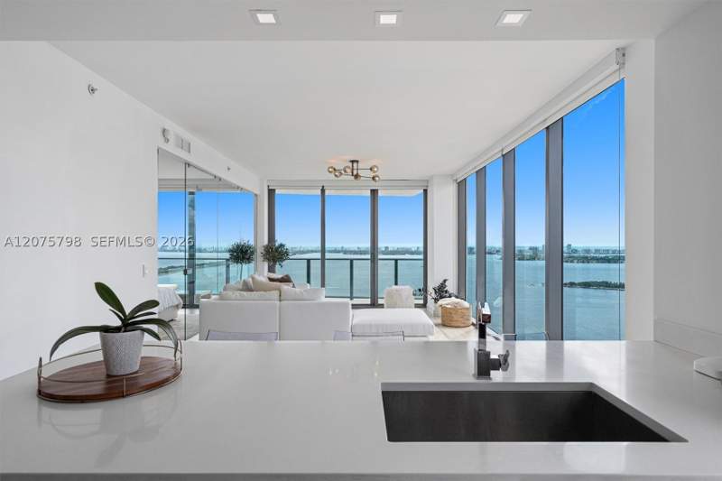 3 bedroom Condominium at 460 NE 28th St 3508, Icon Bay Condo, Miami — photo 2