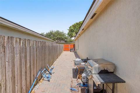 527 SE 31st Ave, Homestead FL - photo 24 of 31