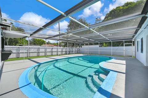 721 Atlantic Ave, Opa Locka FL - photo 14 of 59